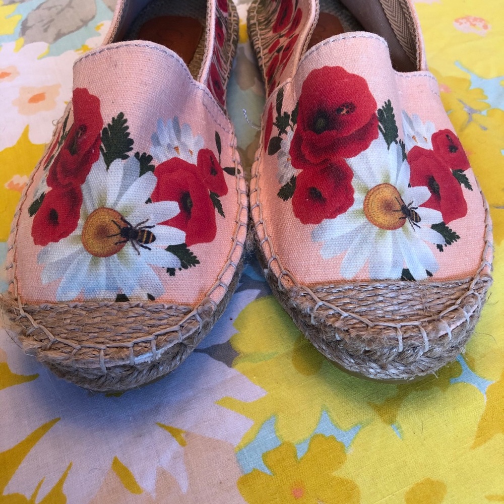 Pink Floral Slip-On Espadrilles with Red Poppy Detail - Picture 6 of 10